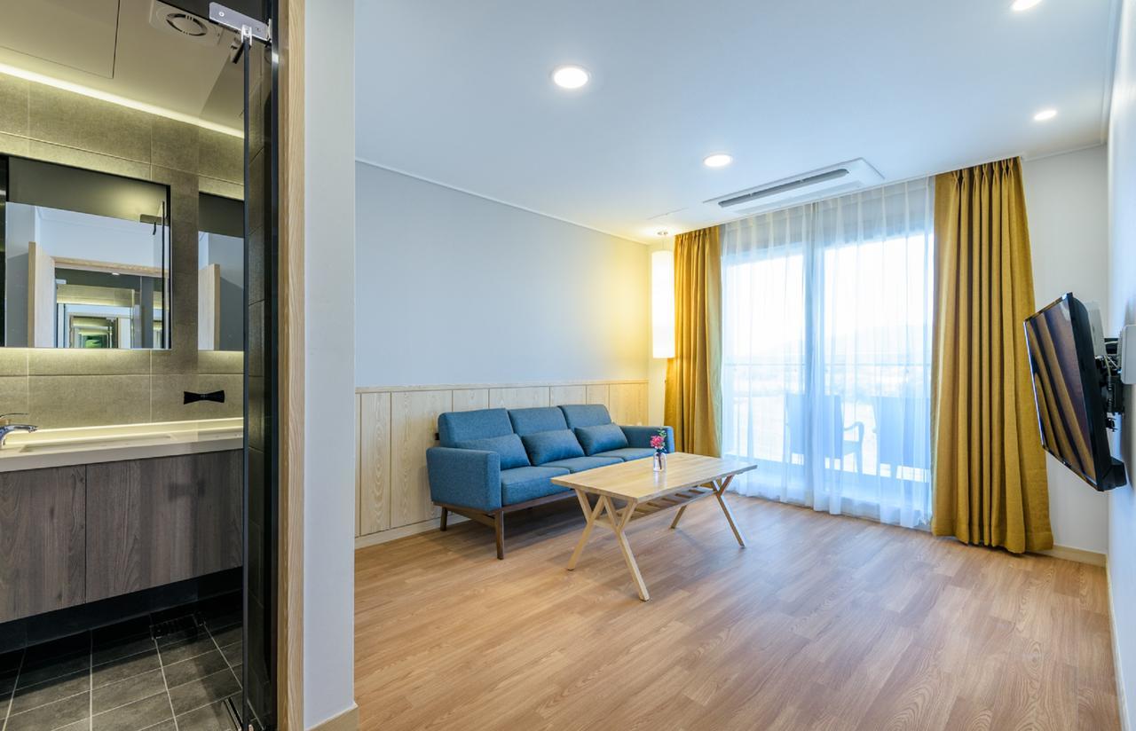 Thira Hotel Seogwipo Exterior photo