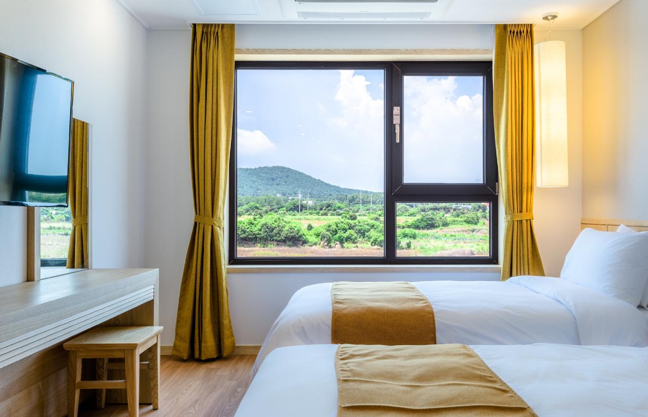 Thira Hotel Seogwipo Exterior photo