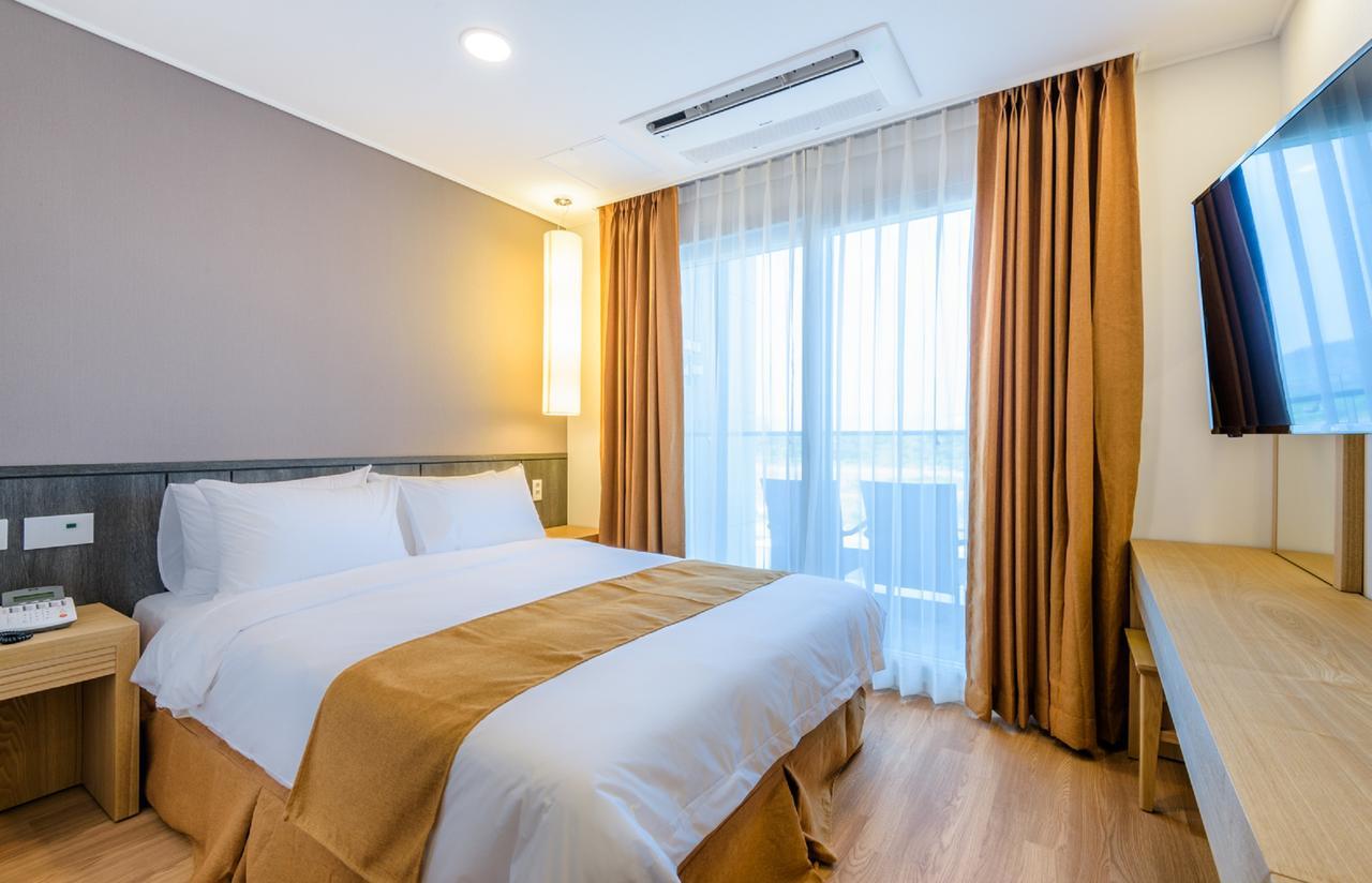 Thira Hotel Seogwipo Exterior photo