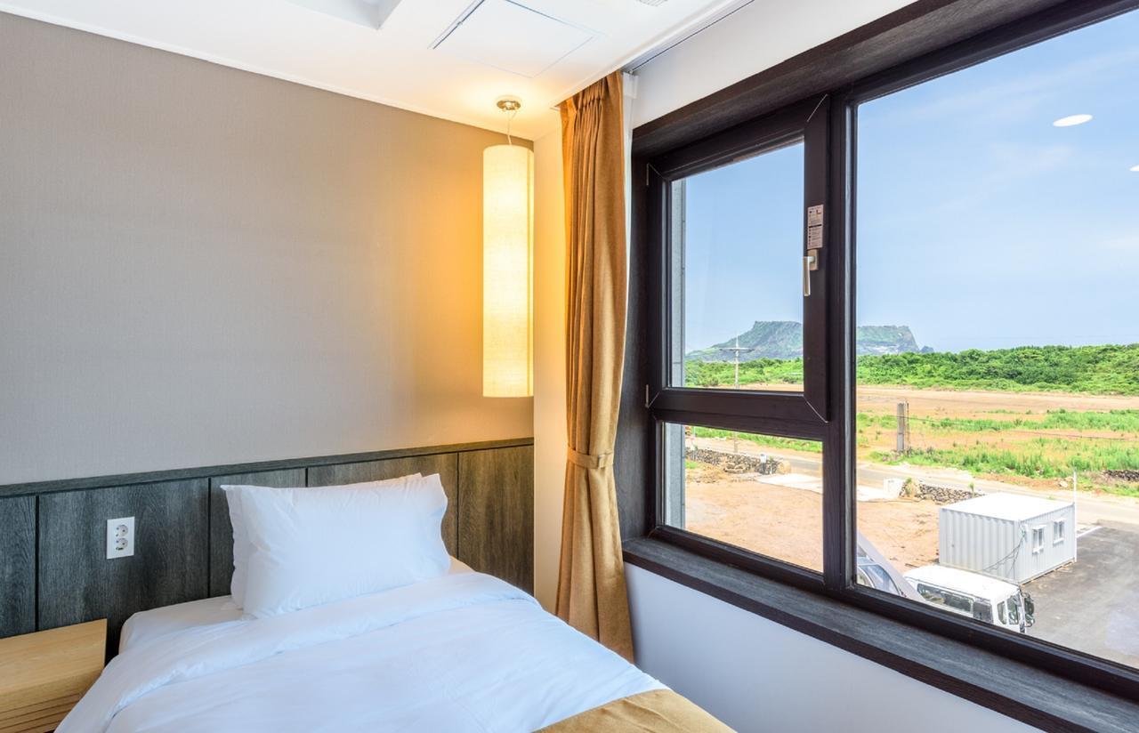 Thira Hotel Seogwipo Exterior photo