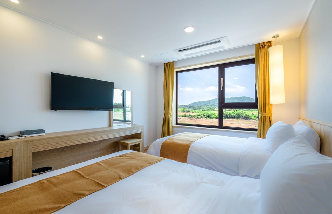 Thira Hotel Seogwipo Exterior photo