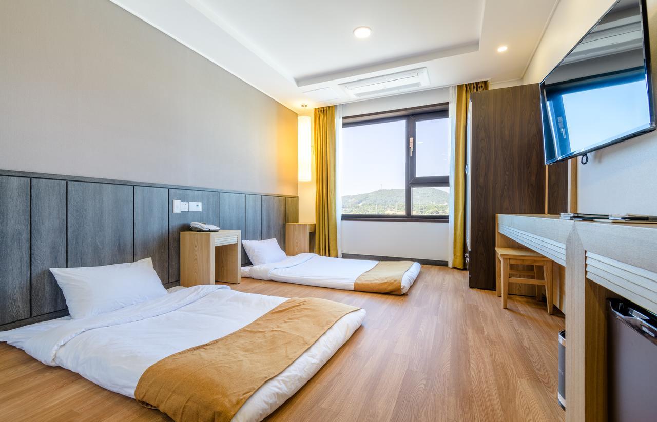 Thira Hotel Seogwipo Exterior photo